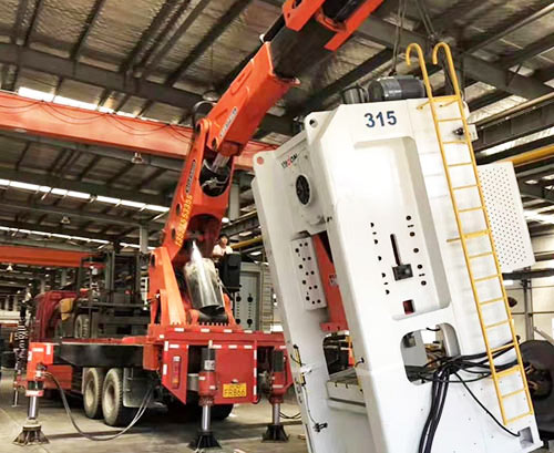 港口镇提升工作效率，选择优质折臂吊租赁服务