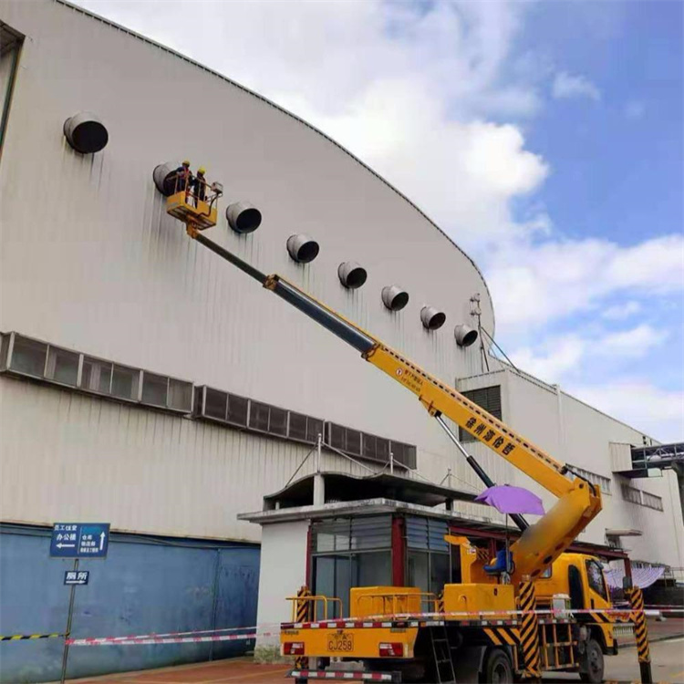 港口镇高空作业车出租服务：专业广告牌安装解决方案