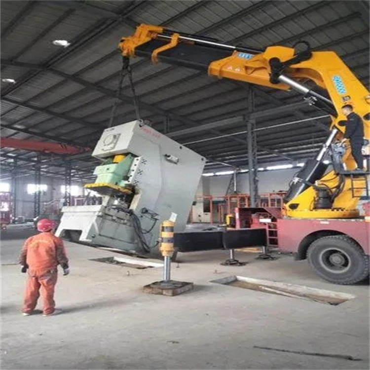 港口镇80吨折臂吊车出租附近电话